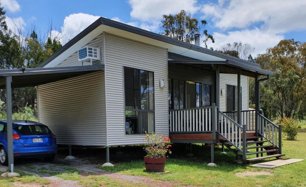 Just Red Wines Cabins Ballandean Exterior photo