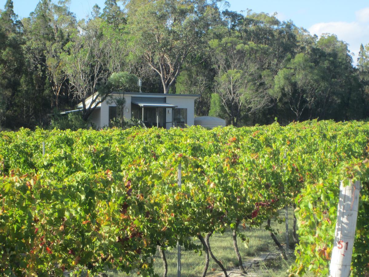 Just Red Wines Cabins Ballandean Exterior photo